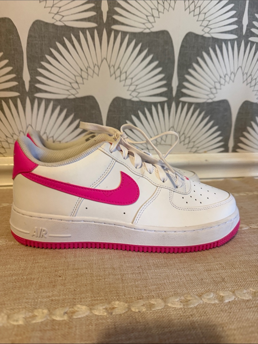 Brand new never worn, size 6 boys Youth Nikes